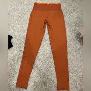 Outdoor Voices Seamless Rib 7/8 Leggings in Burnt Orange